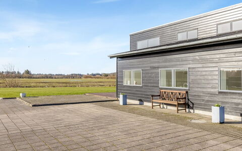 Emelita - 1.4Km from the Sea: Möbel, Holz, Interior Design, Flooring, Fussboden, Stuhl, Zimmer, Decke, Wohnzimmer, Wohnung