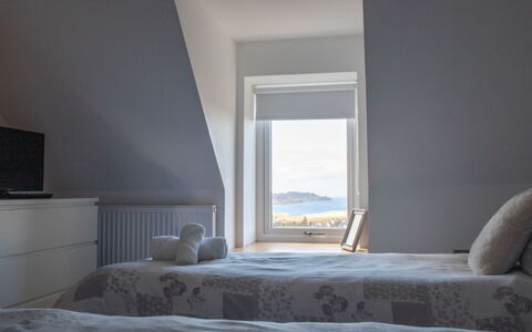 Ben Edra Croft: Fussboden, Schlafzimmer, Meer, Zimmer, Linens, Ozean, Bedding, Decke, Bettdecke