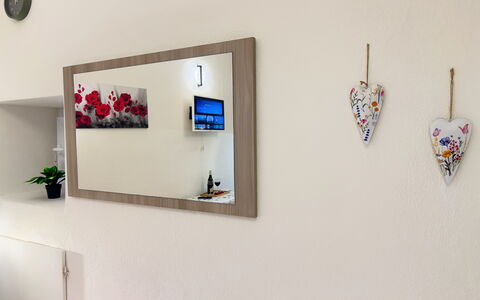 Studio Piccolo al Verticale - Levanto: Wand, Interior Design, Bilderrahmen, Zimmer, Spiegel, Wohnzimmer, Farbe, Moderne Kunst, Gips