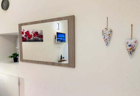 Studio Piccolo al Verticale - Levanto: Wand, Interior Design, Bilderrahmen, Zimmer, Spiegel, Wohnzimmer, Farbe, Moderne Kunst, Gips