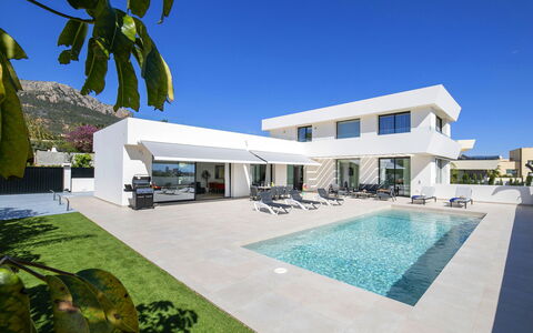 Pouw: Resort, Schwimmbad, Hotel, Ferienort, Strandresort, Hazienda, Thermae, Tropen, Villa