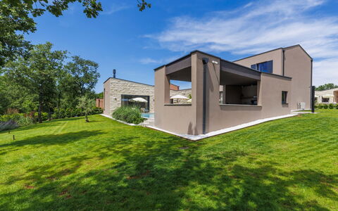 La Mari: Die Architektur, Zuhause, Fassade, Wohngebiet, Haus, Dach, Estate, Garten, Landscaping, Hütte