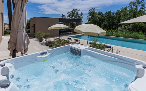 La Mari: Schwimmbad, Resort, Verbundwerkstoff, Gartenmöbel, Regenschirm, Freizeit, Eco Hotel, Stuhl, Zimmerpflanze