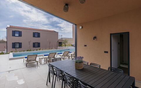Sola: Resort, Schwimmbad, Hotel, Ferienort, Strandresort, Hazienda, Thermae, Tropen, Villa