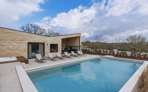 Sola: Resort, Schwimmbad, Hotel, Ferienort, Strandresort, Hazienda, Thermae, Tropen, Villa