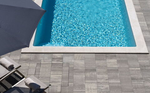 Dream: Schwimmbad, Verbundwerkstoff, Fliese, Beton, Gartenmöbel, Flagstone, Sonnenliege