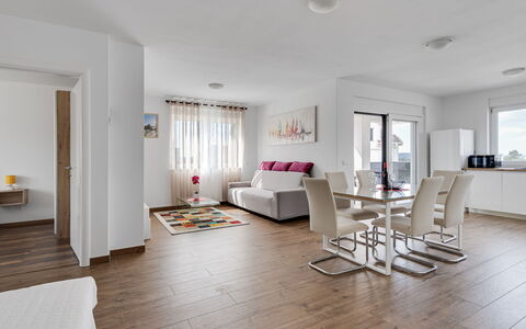 Petra: Möbel, Interior Design, Flooring, Fussboden, Holzboden, Couch, Zimmer, Decke, Wohnung, Wohnzimmer