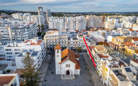 Ninho Do Mar: Fassade, Dach, Solarenergie, Schatten, Solarenergie, Schuppen, Abstellgleis