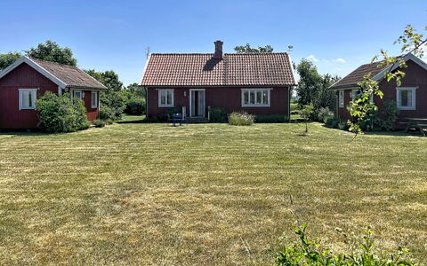 Villa Alvaret: Gras, Gebäude, Haus, Zuhause, Wohngebiet, Dach, Hütte, Einfach, Grundstueck