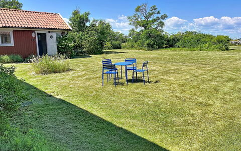 Villa Alvaret: Gras, Grün, Wiese, Strauch, Landschaft, Einfach, Grundstueck, Rasen, Garten