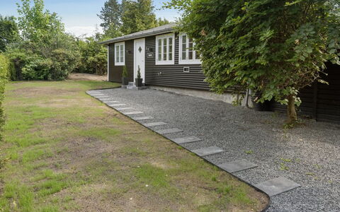 Har - 685M from the Sea: Haus, Strauch, Zuhause, Wohngebiet, Hütte, Dach, Ground, Garten, Abstellgleis, Walkway