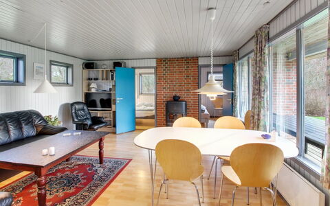 Kate - 700M to the Fjord: Interior Design, Holz, Decke, Flooring, Fussboden, Möbel, Zuhause, Wohnzimmer, Couch, Light Fixture