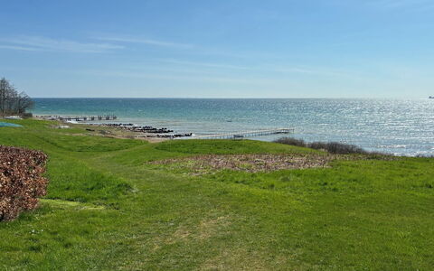 Danail - 250M from the Sea: Blau, Wasser, Grün, Wasservorräte, Gewässer, Gras, Natürlichen Umgebung, Horizont, Küste, Natürliche Landschaft