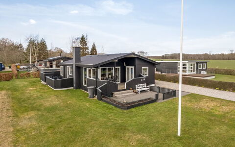 Danail - 250M from the Sea: Haus, Wohngebiet, Zuhause, Dach, Hütte, Estate, Rasen, Abstellgleis, Veranda, Garten