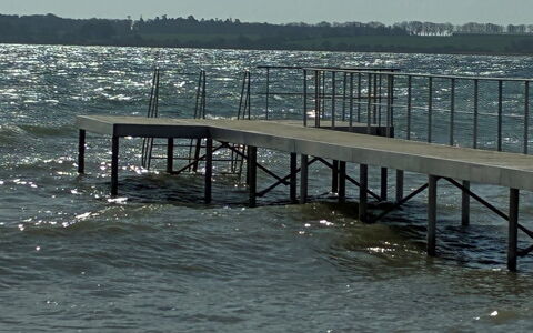 Danail - 250M from the Sea: Horizont, Seebrücke, Meer, Küsten Und Ozeanische Forms, Dock, Ozean, Walkway