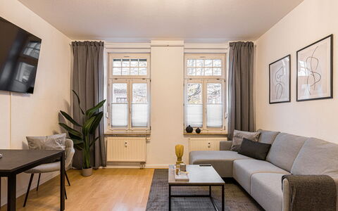 Scandinavian Business Apartment: Möbel, Interior Design, Flooring, Couch, Fussboden, Holz, Wohnzimmer, Zimmer, Holzboden, Wohnung