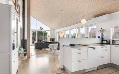 Safina - 1Km from the Sea: Interior Design, Flooring, Möbel, Holz, Decke, Fussboden, Holzboden, Light Fixture, Küche, Countertop