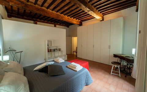 Le Loggine del Pignatello Apartment, Siena City: Wand, Möbel, Interior Design, Flooring, Holz, Schlafzimmer, Fussboden, Decke, Bett, Zimmer