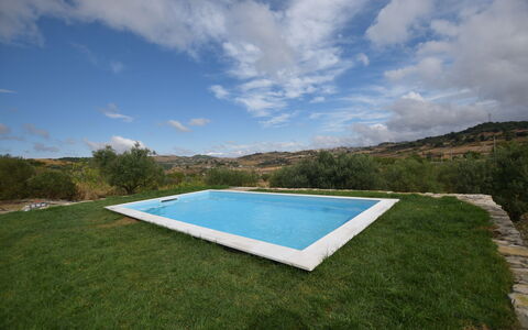 Villa Margi: Blau, Schwimmbad