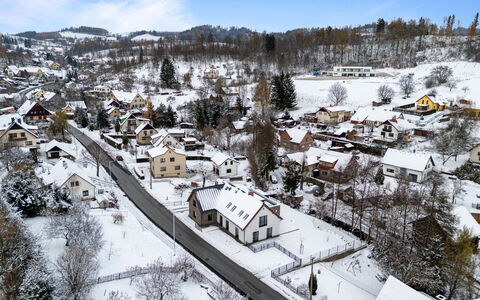 Na Kovárně: Baum, Wohngebiet, Haus, Winter, Schnee, Dach, Nachbarschaft, Zuhause, Landschaft, Vorort