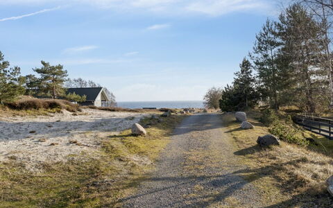 Adde - 150M from the Sea: Himmel, \Fels, Ufer, Küste, Sand, Weg, Strand