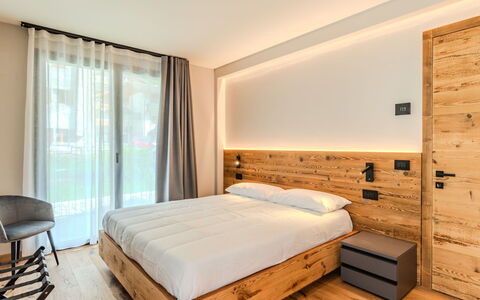Antica Fontana: Interior Design, Holz, Flooring, Möbel, Schlafzimmer, Fussboden, Decke, Bett, Zuhause, Zimmer