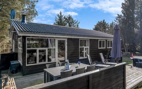 Ayen - 1.2Km from the Sea: Möbel, Holz, Interior Design, Flooring, Fussboden, Stuhl, Zimmer, Decke, Wohnzimmer, Wohnung