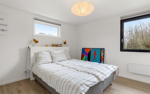 Arild - 700M from the Sea: Bett, Interior Design, Schlafzimmer, Möbel, Holz, Decke, Flooring, Bettdecke, Bedding, Fussboden
