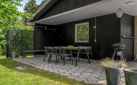 Arild - 700M from the Sea: Holz, Zuhause, Schatten, Gartenmöbel, Ground, Hinterhof, Hütte, Tisch Im Freien, Garten, Abstellgleis