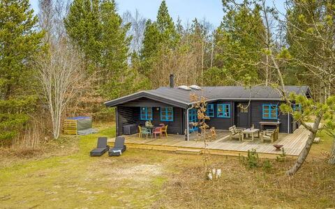 Aksinja - 500M from the Sea: Hütte, Haus, Grundstueck, Zuhause, Ländliches Gebiet, Gartenbauten, Blockhaus, Estate, Garten, Schuppen
