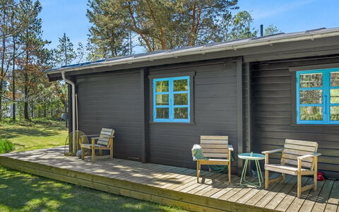 Aksinja - 500M from the Sea: Möbel, Holz, Interior Design, Flooring, Fussboden, Stuhl, Zimmer, Decke, Wohnzimmer, Wohnung