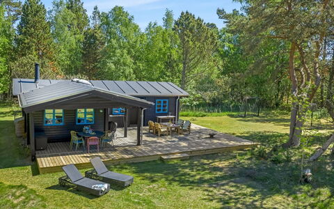 Aksinja - 500M from the Sea: Möbel, Holz, Interior Design, Flooring, Fussboden, Stuhl, Zimmer, Decke, Wohnzimmer, Wohnung