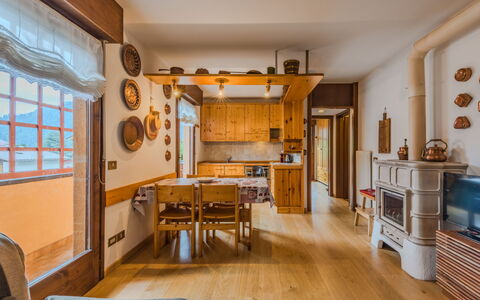 Ginepro: Interior Design, Holz, Flooring, Decke, Möbel, Fussboden, Zimmer, Cabinetry, Holzbeize, Küche