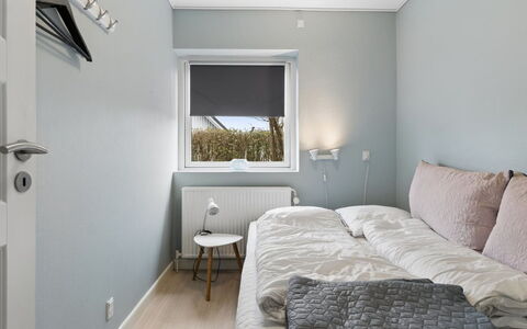 Grette - 600M from the Sea: Bett, Schlafzimmer, Interior Design, Bettdecke, Bedding, Fussboden, Flooring, Decke, Linens, Möbel