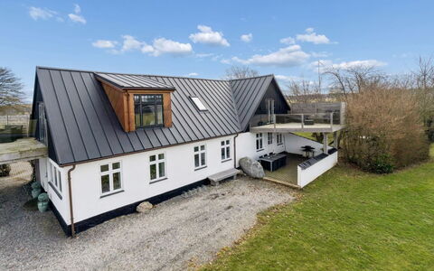 Strandulf - 1Km from the Sea: Möbel, Holz, Interior Design, Flooring, Fussboden, Stuhl, Zimmer, Decke, Wohnzimmer, Wohnung