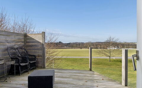Strandulf - 1Km from the Sea: Möbel, Holz, Interior Design, Flooring, Fussboden, Stuhl, Zimmer, Decke, Wohnzimmer, Wohnung