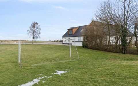 Strandulf - 1Km from the Sea: Möbel, Holz, Interior Design, Flooring, Fussboden, Stuhl, Zimmer, Decke, Wohnzimmer, Wohnung