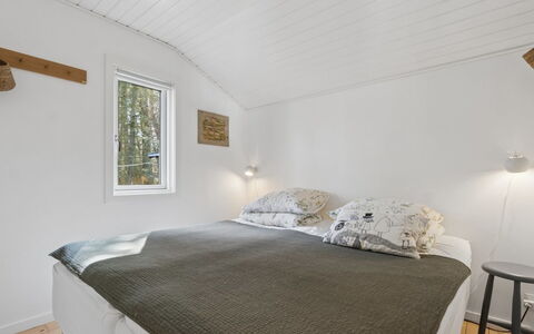 Ermelina - 150M from the Sea: Holz, Decke, Interior Design, Schlafzimmer, Flooring, Fussboden, Bett, Bettdecke, Zimmer, Bedding