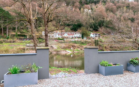Alpine Cottage: Strauch, Garten, Ground, Landscaping, Garten, Hinterhof, Zimmerpflanze, Blumentopf