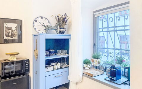 Luxury Suite 244: Blau, Regal, Regale, Möbel, Interior Design, Beleuchtung, Cabinetry, Zuhause, Zimmer, Schrank