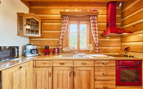 Timber Lodge with Sauna: Holz, Flooring, Küche, Interior Design, Holzbeize, Küchengerät, Cabinetry, Hartholz, Zimmer, Holzboden