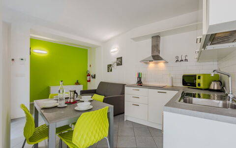 Antica Corte: Interior Design, Küche, Fussboden, Decke, Zimmer, Countertop, Wohnung, Sinken, Major Appliance, Stuhl