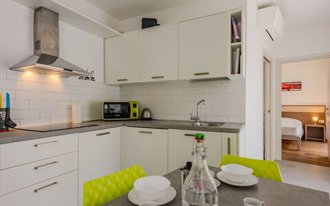 Antica Corte: Interior Design, Countertop, Küche, Flooring, Decke, Major Appliance, Möbel, Fussboden, Küchengerät, Sinken