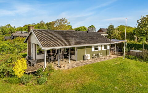 Dimo - 75M to the Fjord: Gebäude, Haus, Dach, Zuhause, Hütte, Ländliches Gebiet, Grundstueck, Ground, Bauernhaus, Estate
