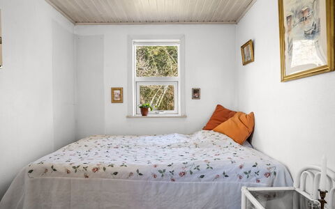 Jamie - from the Sea: Schlafzimmer, Bett, Wand, Interior Design, Möbel, Bedding, Bettdecke, Holz, Decke, Linens
