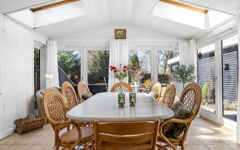 Jamie - from the Sea: Möbel, Interior Design, Holz, Decke, Flooring, Tabelle, Stuhl, Fussboden, Beleuchtung, Zuhause