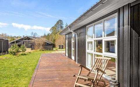 Rickmer - 1.9Km from the Sea: Dachdecken, Hütte, Haus, Dach, Zuhause, Bauernhaus, Hütte, Estate, Dorf