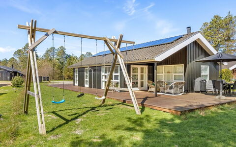 Rickmer - 1.9Km from the Sea: Dachdecken, Hütte, Haus, Dach, Zuhause, Bauernhaus, Hütte, Estate, Dorf