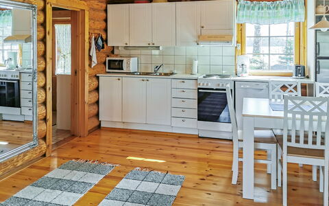 Sinikello: Holz, Flooring, Möbel, Interior Design, Decke, Küche, Fussboden, Zimmer, Holzboden, Countertop