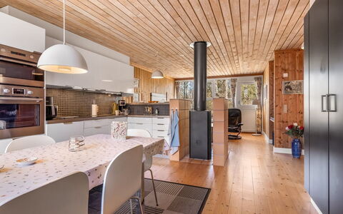 Eivi - 200M from the Sea: Möbel, Holz, Interior Design, Flooring, Fussboden, Stuhl, Zimmer, Decke, Wohnzimmer, Wohnung